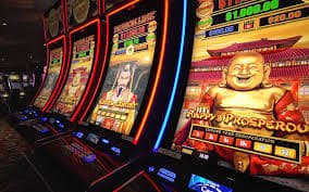 Antarmuka meja Teen Patti topcer 33 dengan tombol aksi intuitif